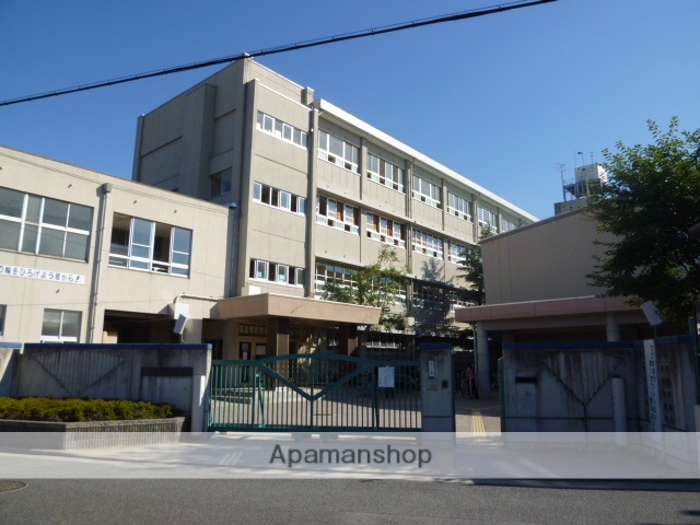 小学校　榎小学校（小学校）まで127m