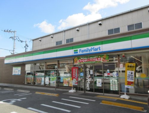 コンビニ　ファミリーマート 西淀川御幣島店（コンビニ）まで202m