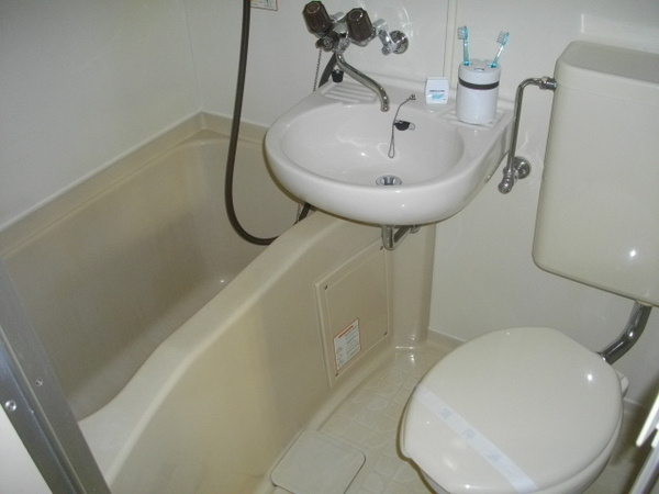 洗面設備　浴室内に洗面台付き！