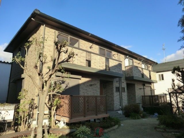 建物外観　モニター付きインターホンついてます♪