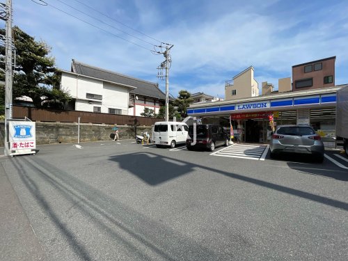 コンビニ　ローソン 横浜中村町二丁目店（コンビニ）まで218m