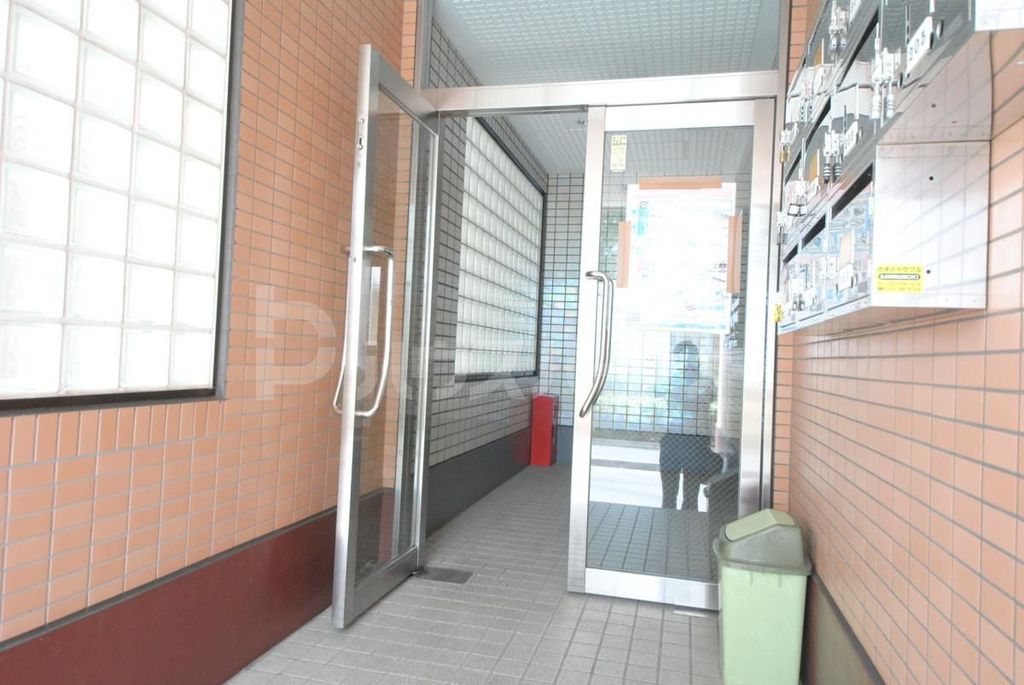 エントランス　エントランス