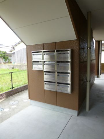 エントランス　ゆとりのあるエントランスです