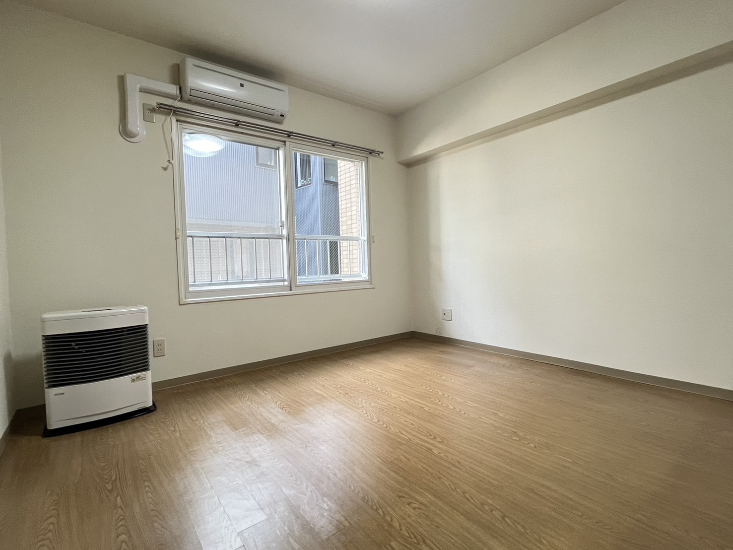 居室・リビング　他号室