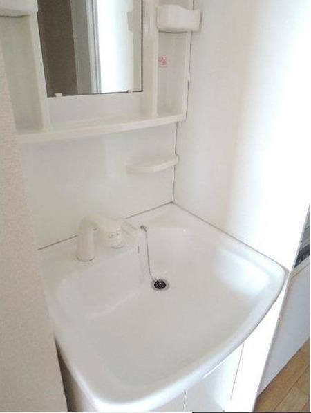 洗面設備　別部屋の参考写真です。現況有姿