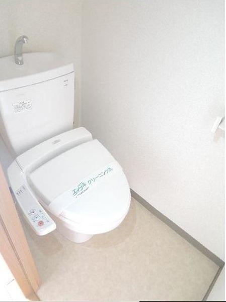 トイレ　別部屋の参考写真です。現況有姿