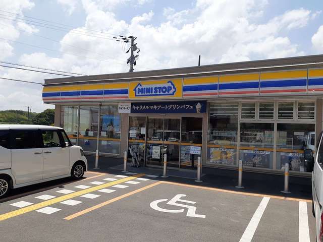 コンビニ　ミニストップ様（コンビニ）まで110m