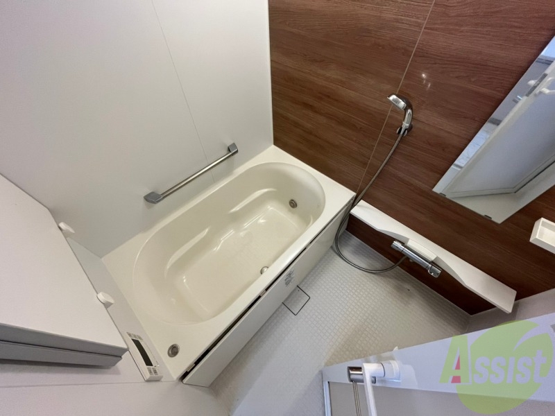 バス・シャワールーム　お風呂になります。一日の疲れを癒してくださいね。