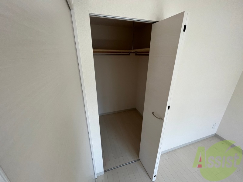 収納　寝室の収納です。部屋がすっきり片付きます。