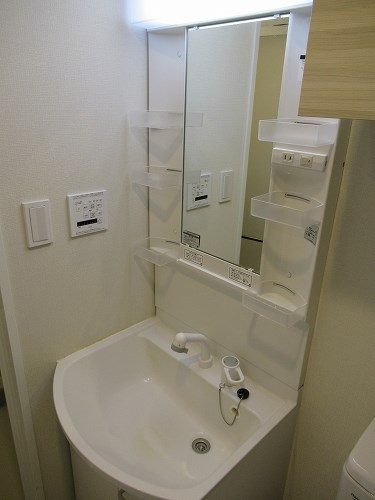 洗面設備　身支度に欠かせない独立洗面台♪