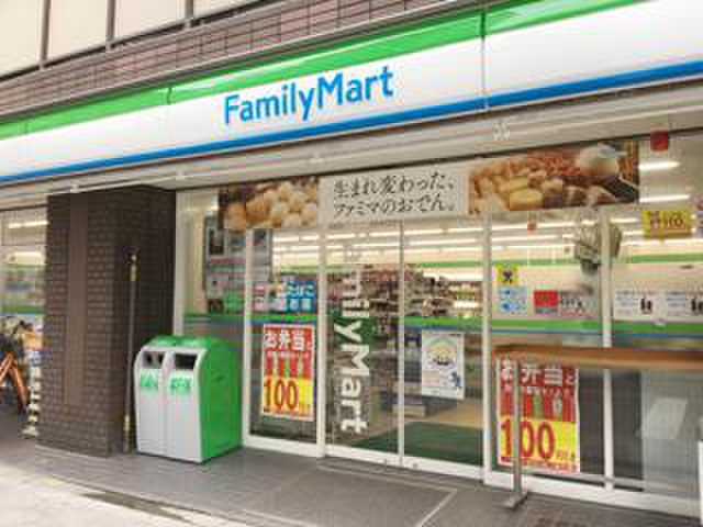 コンビニ　ファミリーマート（コンビニ）まで0m
