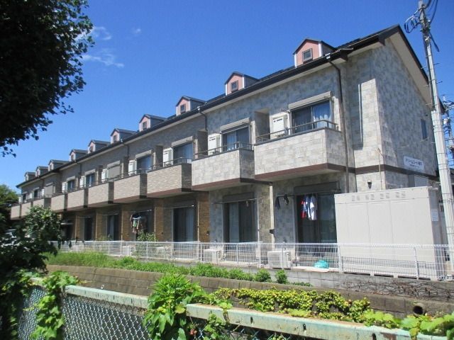 バルコニー　～お洒落な外観ですよ～