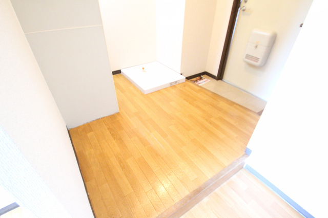 居室・リビング　※同号室の別階のお写真です