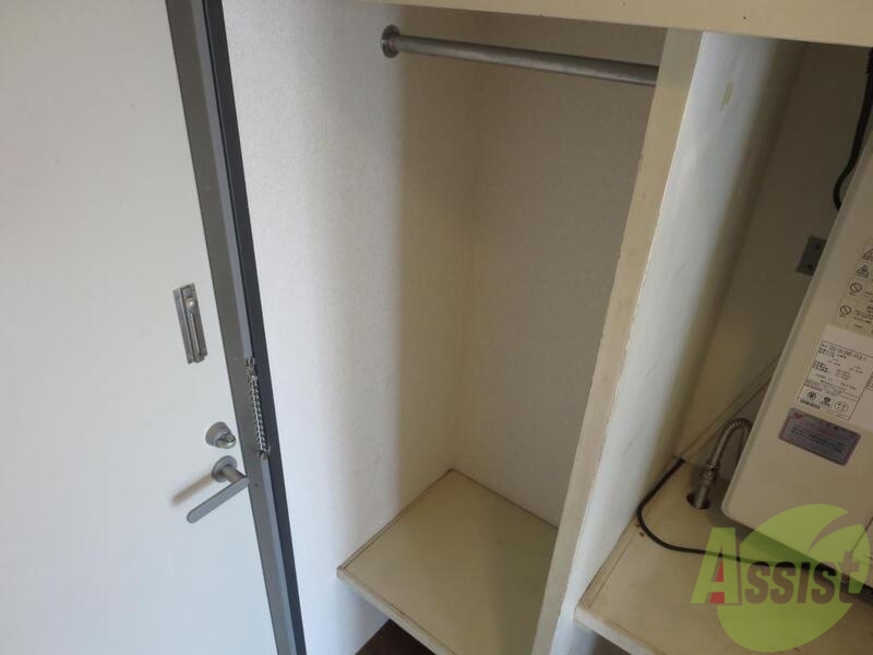 収納　玄関横の収納です。靴を入れる事もできますね