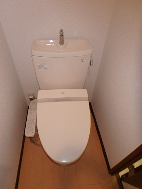 トイレ　シャワートイレ完備