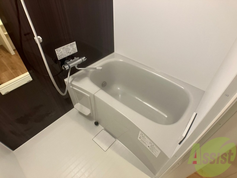 バス・シャワールーム　お風呂になります。一日の疲れを癒してくださいね。