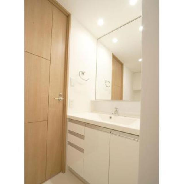 洗面設備　※写真は同タイプ住戸です。