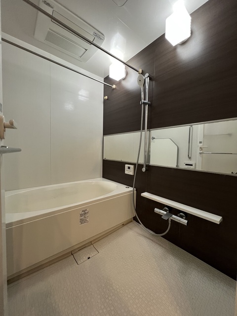 バス・シャワールーム　浴槽