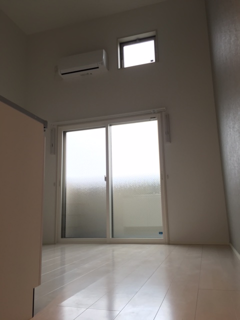 居室・リビング　同物件内別号室のお写真になります