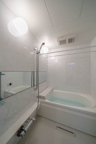 バス・シャワールーム　バスルーム