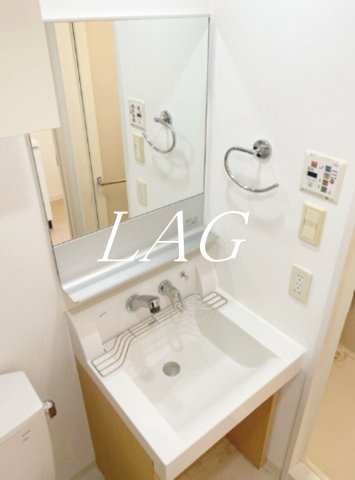 洗面設備　独立洗面台です。