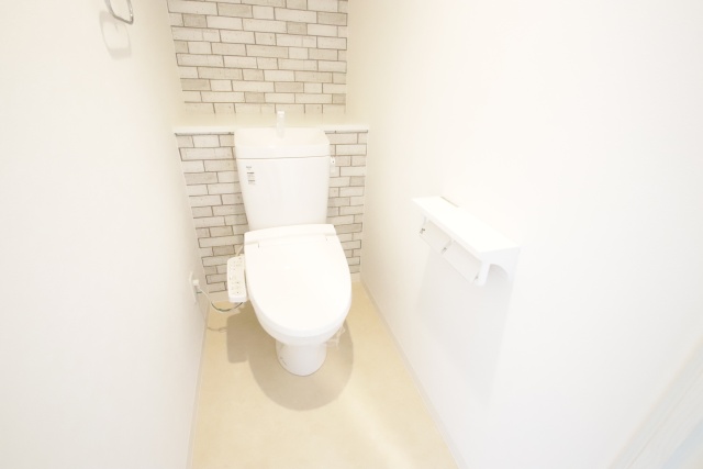 トイレ　※別室の参考写真の為、現況優先です。