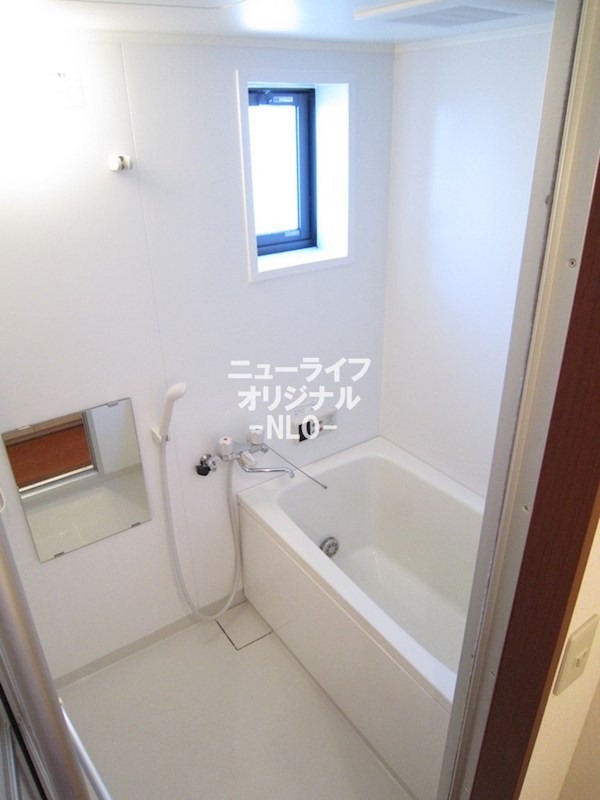 バス・シャワールーム　一日の疲れを癒すバスルームは追い焚き機能付き☆