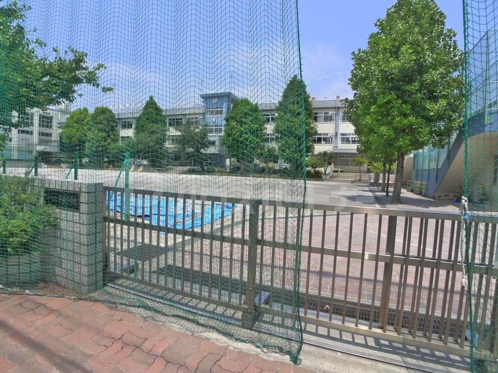 小学校　江戸川区立平井小学校（小学校）まで370m