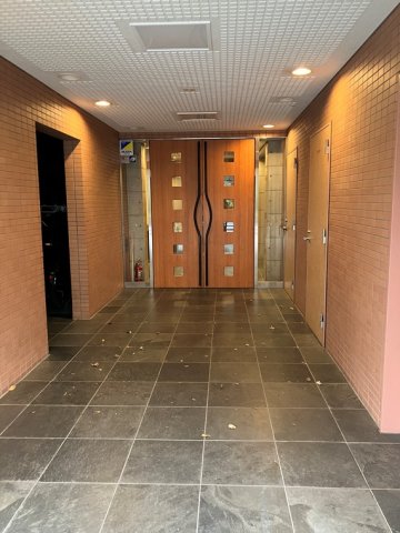 エントランス　建物の内部です