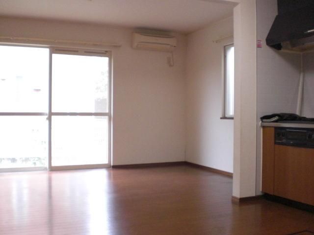 居室・リビング　日当り良好です☆