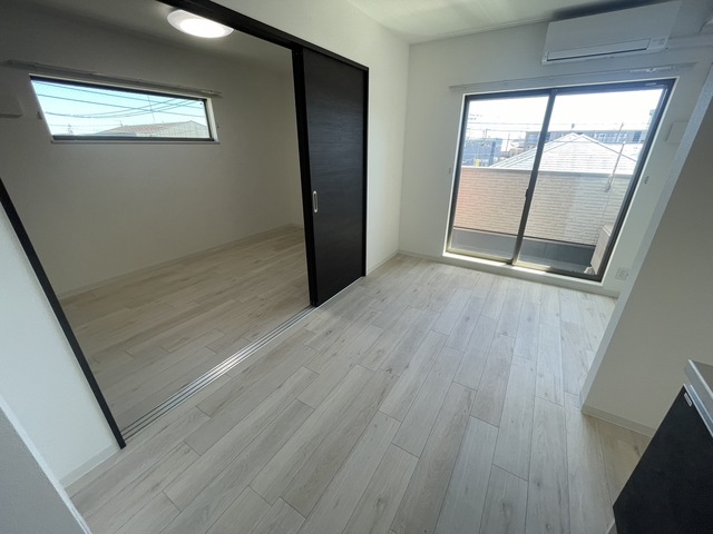 居室・リビング　同タイプイースト参考写真