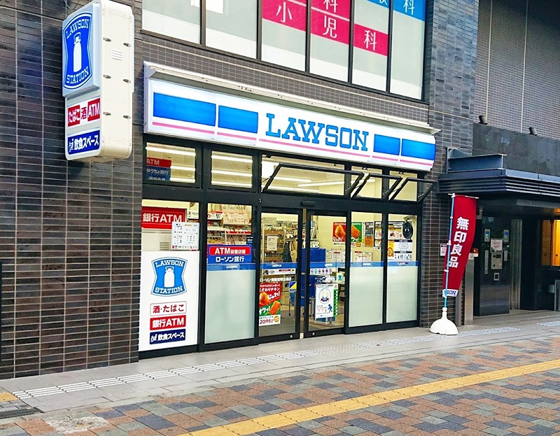 コンビニ　ローソン 東新宿明治通店（コンビニ）まで377m