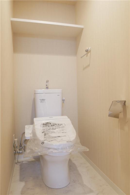 トイレ　嬉しい温水洗浄便座♪