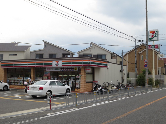 コンビニ　セブンイレブン（コンビニ）まで400m