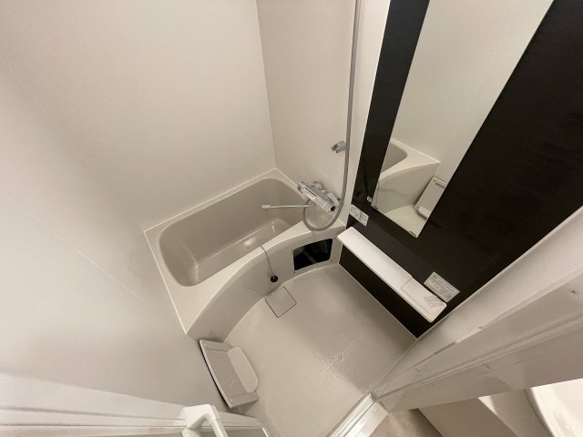 バス・シャワールーム　コンパクトで使いやすいお風呂です