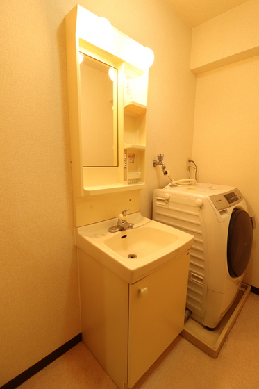 洗面設備　※別号室の写真です。