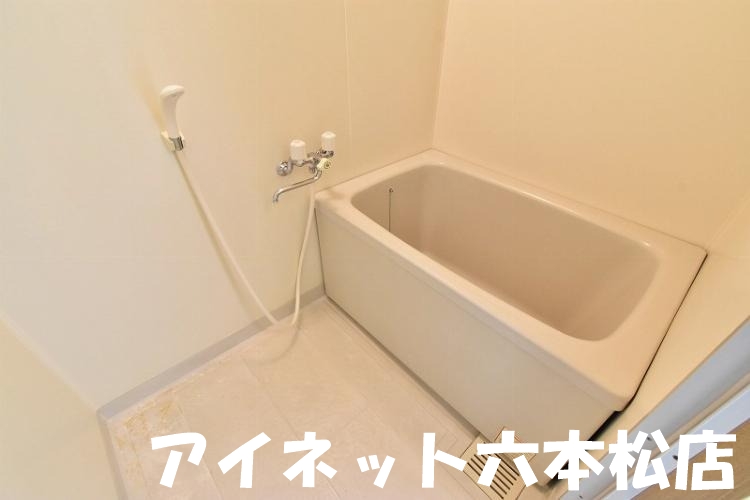 バス・シャワールーム　一日の疲れを癒しましょう。