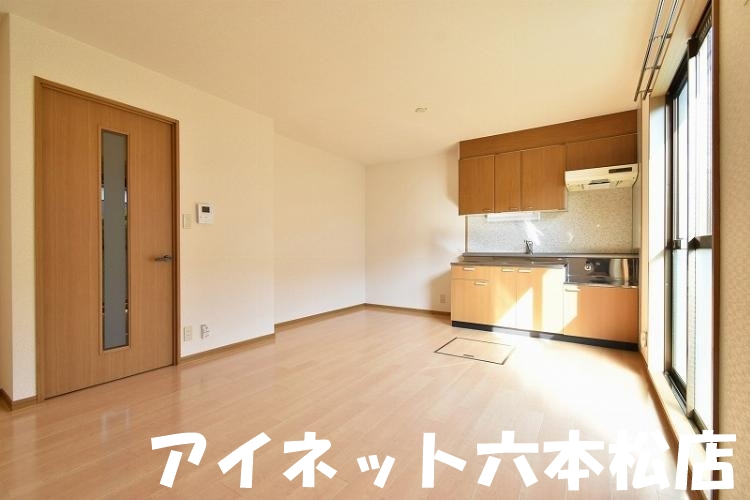 居室・リビング　広々としていいですね。
