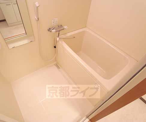 バス・シャワールーム　広々浴槽です