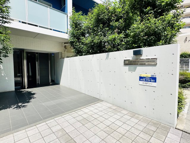 エントランス　ゆとりのあるエントランスです