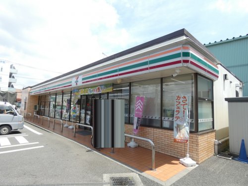 コンビニ　セブンイレブン（コンビニ）まで1261m
