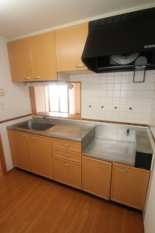 キッチン　※同建物ほかのお部屋の写真です。