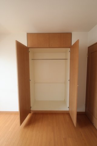 収納　※同建物ほかのお部屋の写真です。