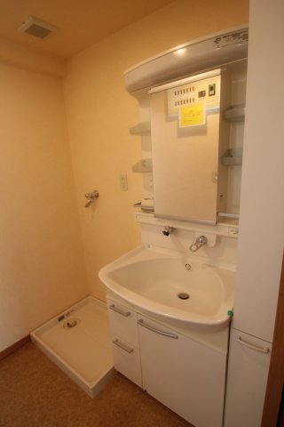 洗面設備　※同建物ほかのお部屋の写真です。