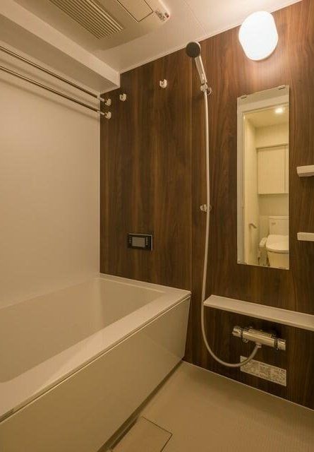 バス・シャワールーム　※同タイプの別のお部屋です。