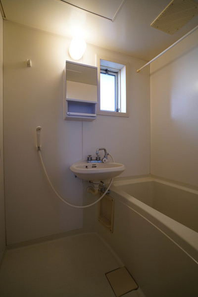バス・シャワールーム　同じ建物の別のお部屋