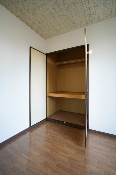 収納　同じ建物の別のお部屋