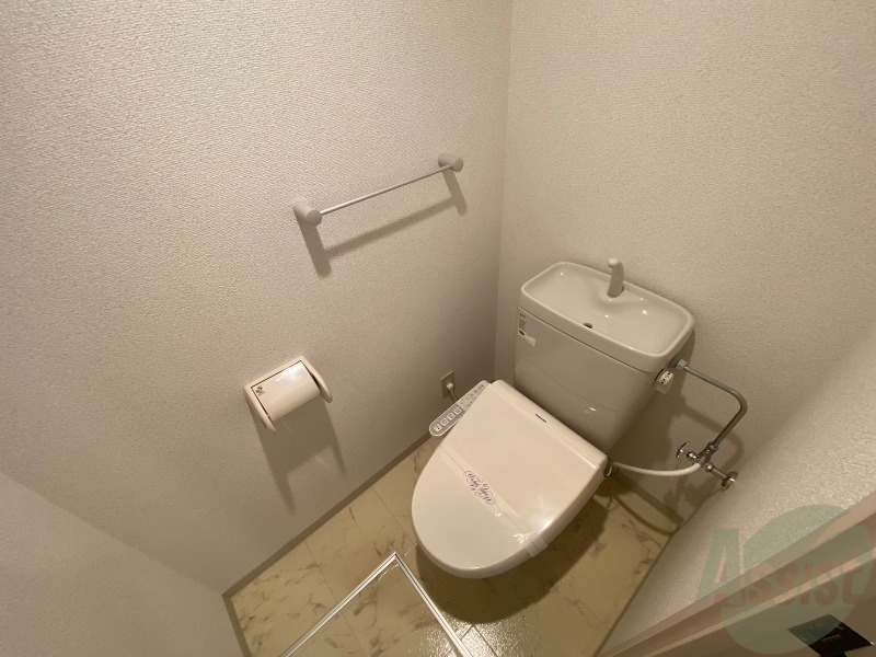 トイレ　こちらはトイレです。清潔感があり、安心して使用できます。