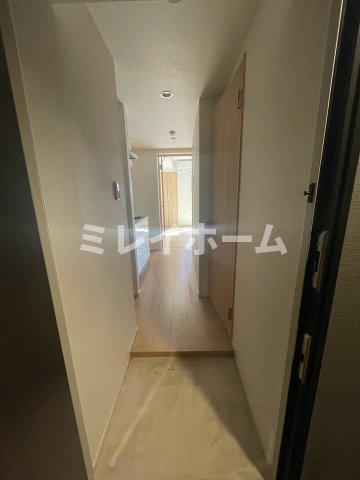 玄関　同建物内別のお部屋の参考写真になります。