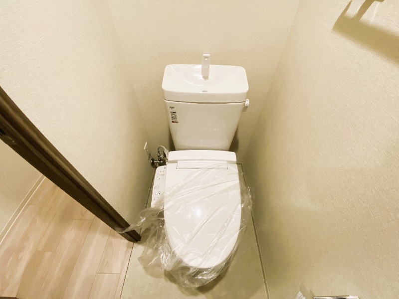 トイレ　温水洗浄便座付き！